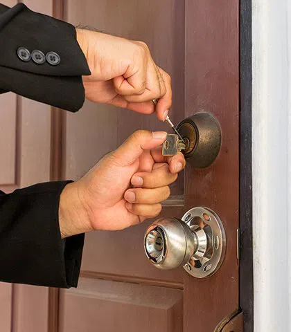 Hollywood Emergency Locksmith Hollywood, FL 954-283-1778 - new-locks-installation